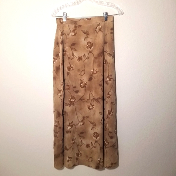 Dresses & Skirts - Floral Tan Skirt